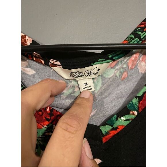 Pioneer Woman Floral 3/4Th Sleeve Top Size Medium - Picture 3 of 4